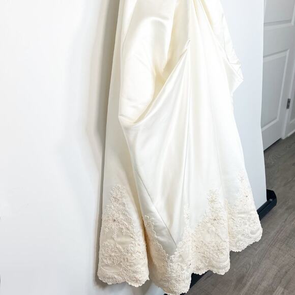 Oleg Cassini Ivory Satin Beaded Beaded Ball Gown Bridal Wedding Dress NWOT - Picture 13 of 16